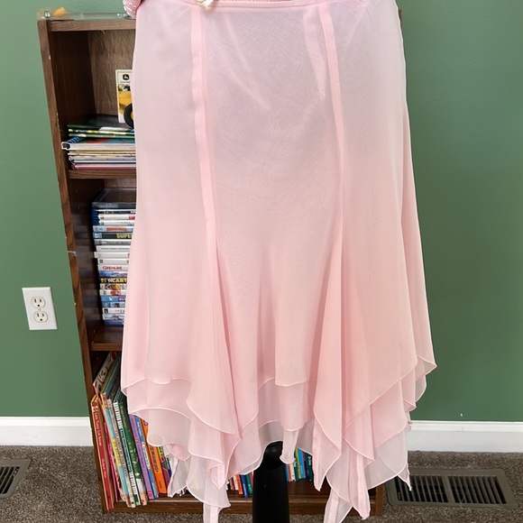 Marina 2 piece Beaded Tank Style Top With matching Scalloped Skirt. NWT - Picture 3 of 4